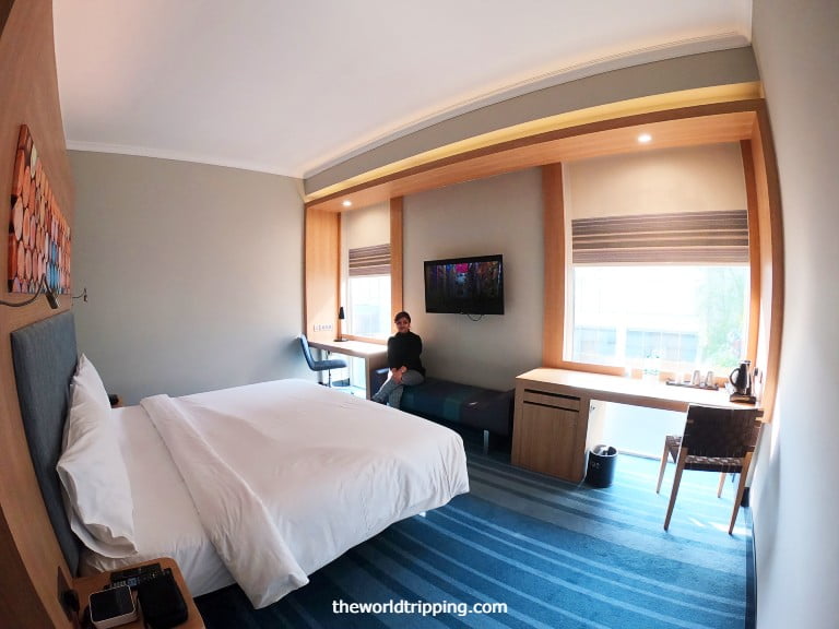 Hotel Room Layout & Interior