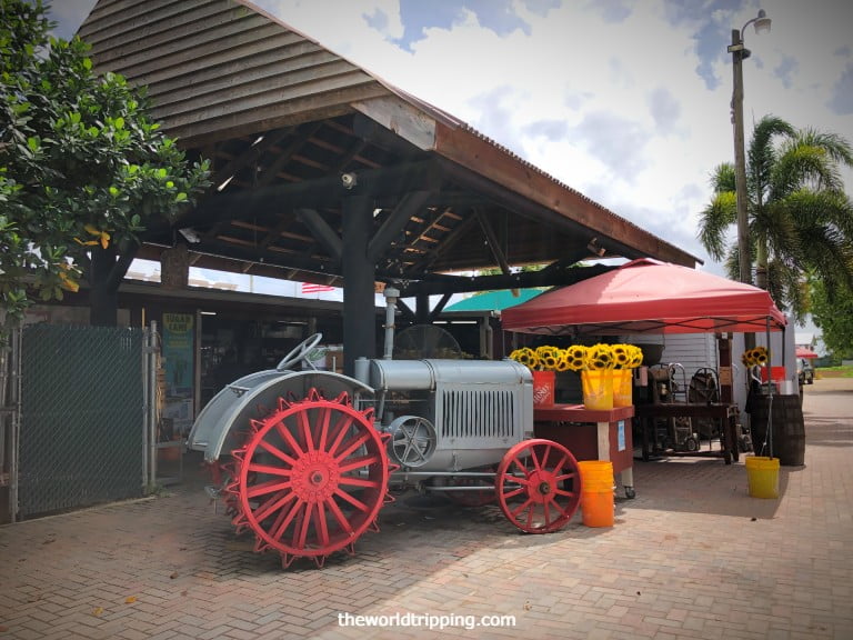 Exhibits of vintage tractors in Robert is here