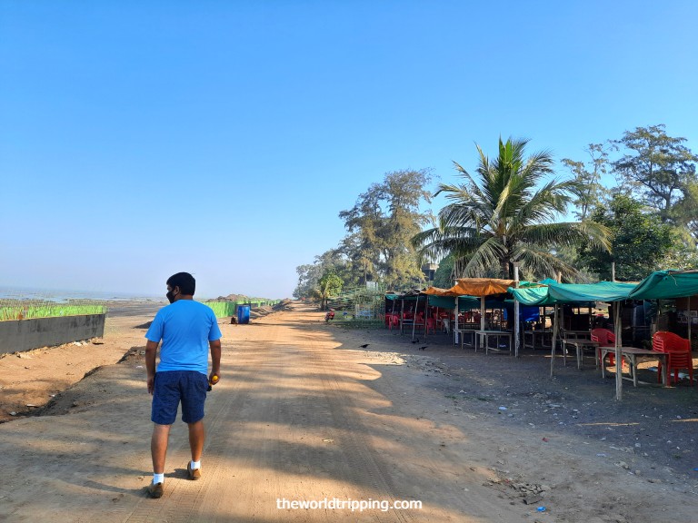 Food stalls on Devka Beach, Daman