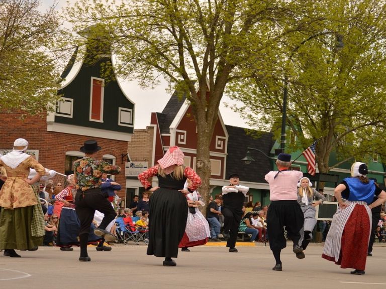 Pella Iowa tulip festival