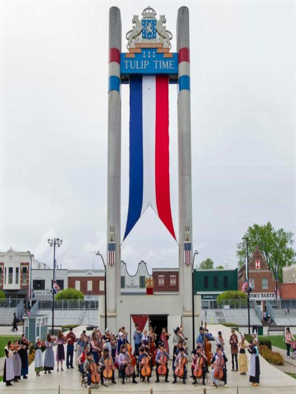 Monumental Tulip Toren in Central Park, Pella