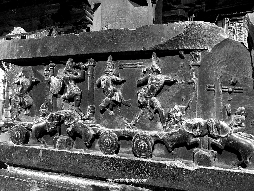 Carvings at Bhuleshwar Temple