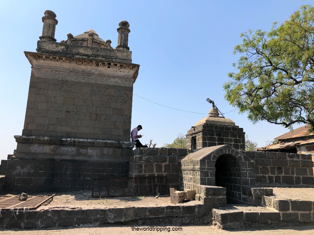 Hidden cave in Bhuleshwar Temple
